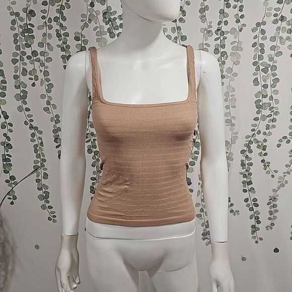 FREE PEOPLE  SQUARE ONE SEAMLESS CAMISOLE IN NUDE SZ M/L - Picture 8 of 9